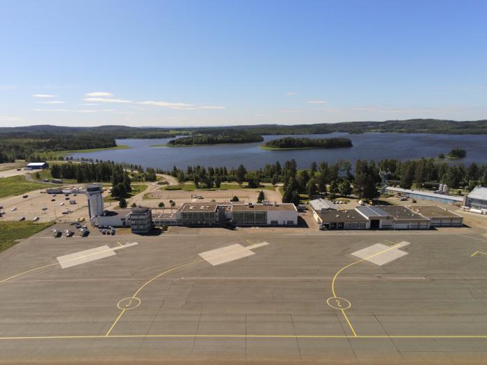 The airport is in North Savonian lake country and surrounded by water