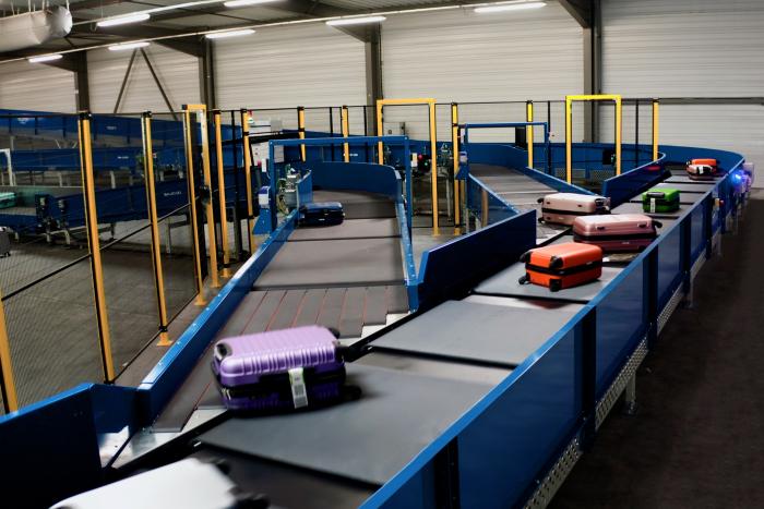 XSORT is the first cross-belt sorter specifically for baggage handling